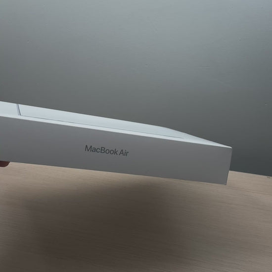 Discover the Apple MacBook Air 15″ M4 (10-core CPU/10-core GPU) in Sky Blue with 24 GB RAM and 512 GB SSD. Large 15.3″ Retina display, ultra-light design and all-day battery — perfect for creative professionals and mobile productivity.