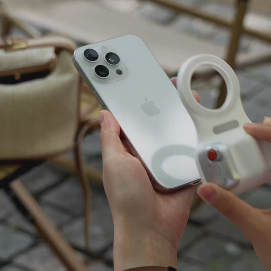 A compact 2-in-1 creator kit designed for quick, stable and well-lit mobile shooting. Ideal for selfies, vlogs, TikTok, live streams, Zoom calls and everyday photography. Magnetic mounting makes setup instant whether using an iPhone (MagSafe) or Android with the included magnetic ring.